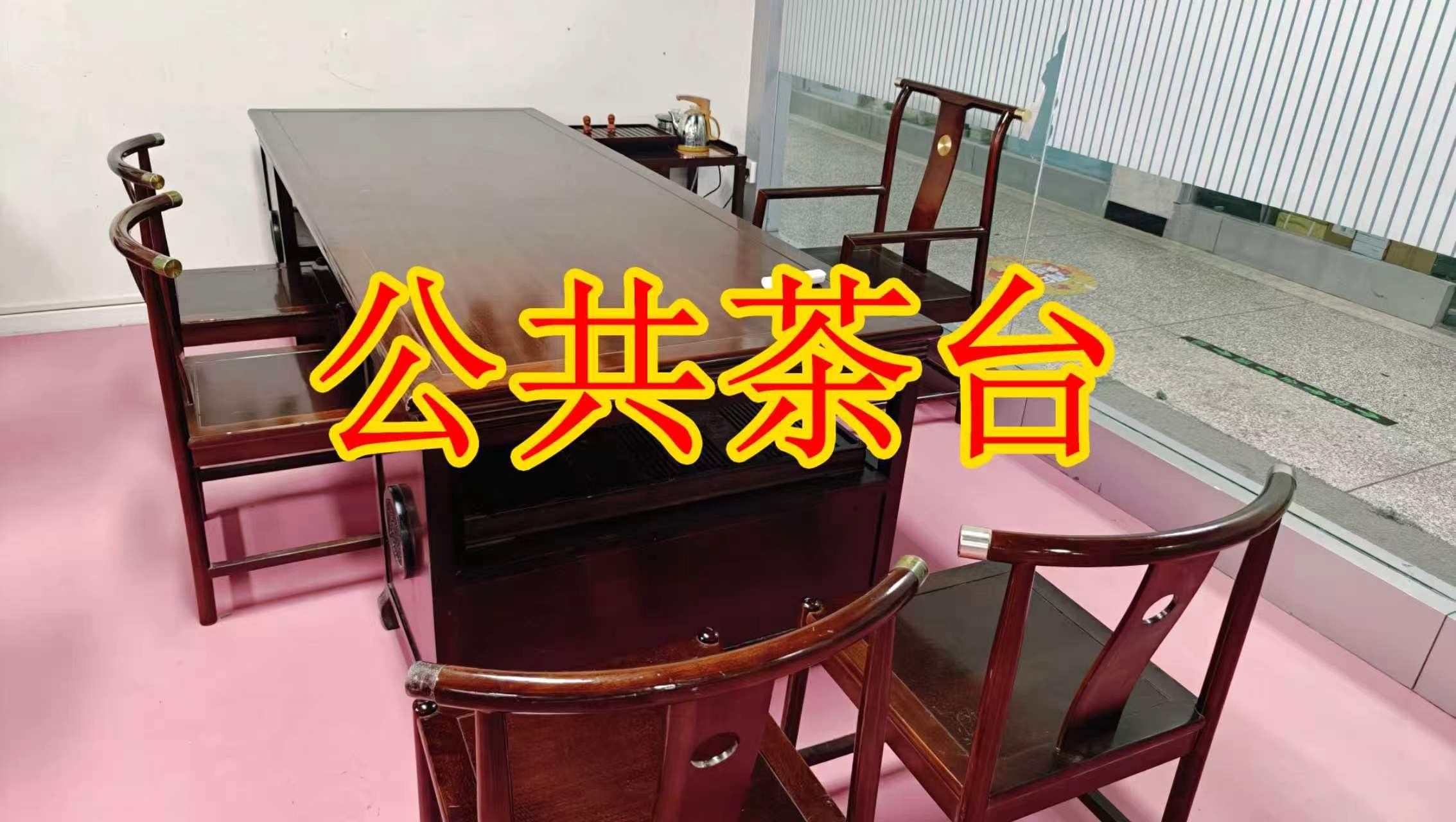美术馆路面积灵活：小面积办公室至大面积办公、经营空间均可选择； 部分房源可注册公司，满足企业办公需求； 商铺临街，具备上下水、用电等经营条件； 适合副食品、茶叶、酒水、百货、电商、培训、办公等多种行业。